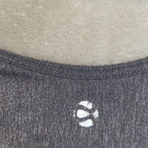 Lululemon Razor back tanks - Picture 6 of 6